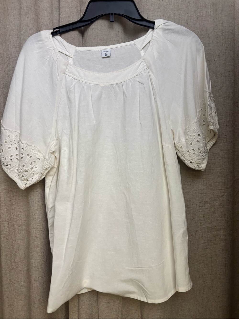 Old Navy Cream Eyelet Puff Sleeve Tunic Top